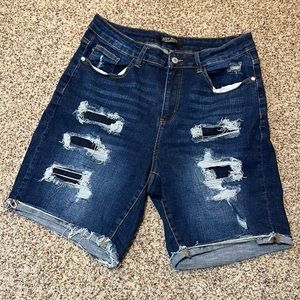 Judy Blue Patch Destroyed Bermuda shorts, size 1XL